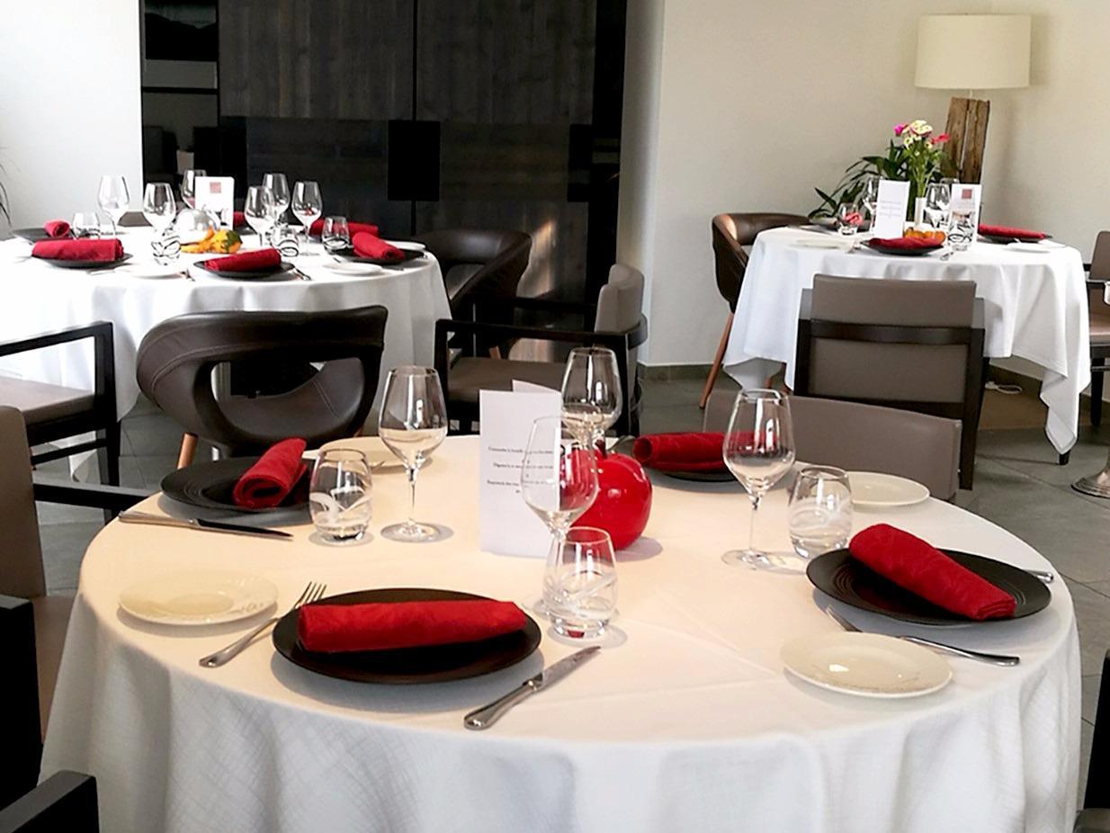 Hotel Blanc Marigny-Saint-Marcel Εξωτερικό φωτογραφία