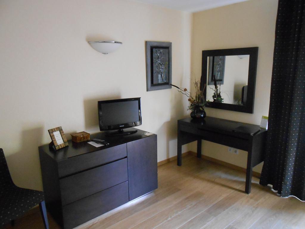 Hotel Blanc Marigny-Saint-Marcel Εξωτερικό φωτογραφία